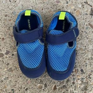 Old navy water shoes